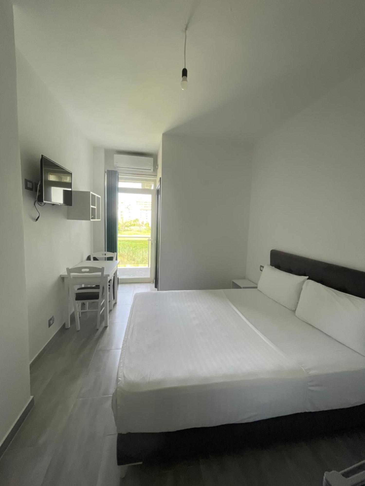 Lumnik - Hotel & Apartments Lezhe Bagian luar foto